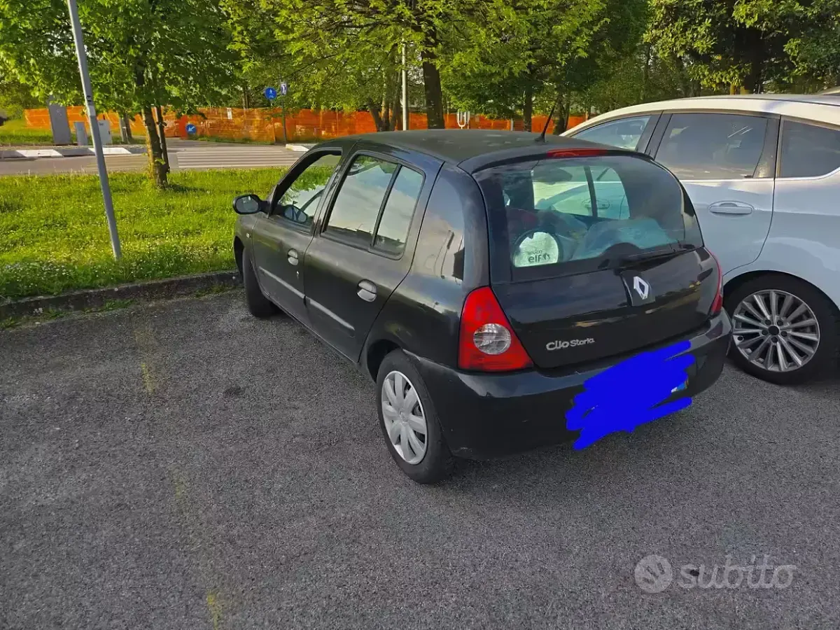 Usata Renault Clio II Dynamique 75 CV (55 kW) 2009 Berlina