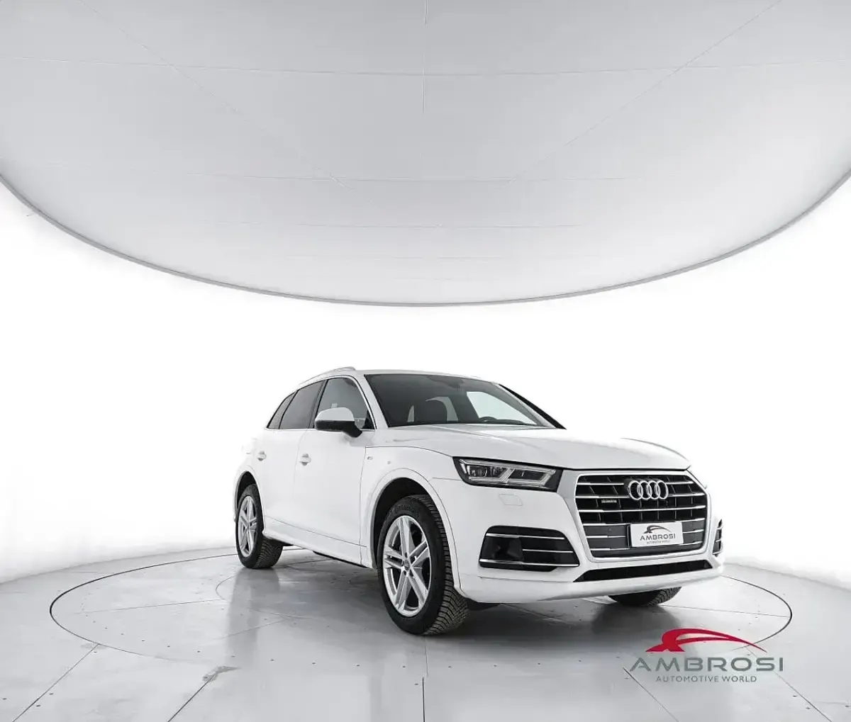 Used Audi Q5 S-line plus 190 HP (139 kW) 2019 White SUV