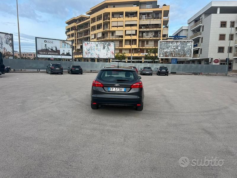 Usata Ford Focus Business Edition 120 CV (88 kW) 2018 Grigio Station wagon