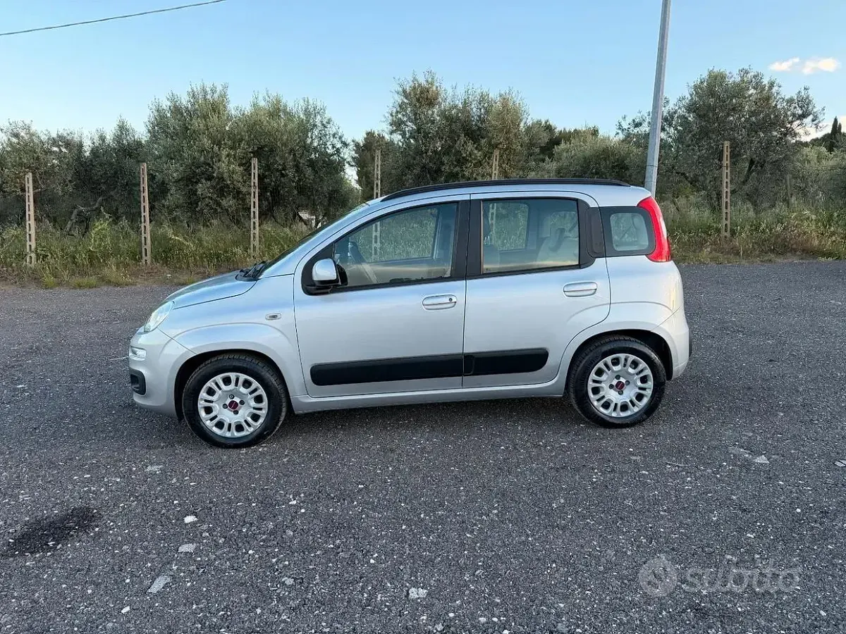 Usata Fiat Panda Lounge 69 CV (50 kW) 2016 Grigio Utilitaria