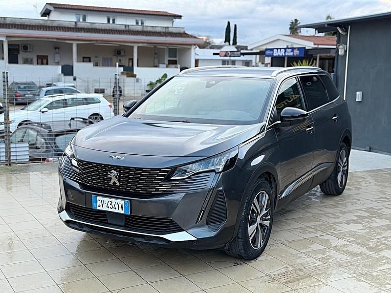 Usata Peugeot 5008 GT 131 CV (96 kW) 2024 Grigio SUV