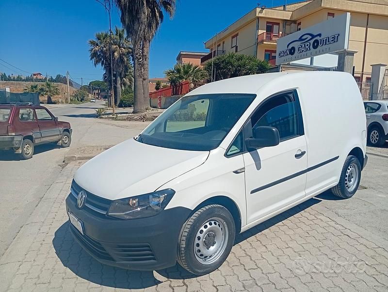 Usata VW Caddy Trendline 102 CV (75 kW) 2016 Bianco Monovolume