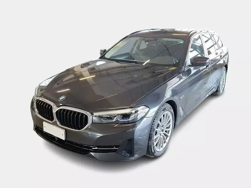 Usata BMW 530e 184 CV (135 kW) 2022 Grigio Station wagon