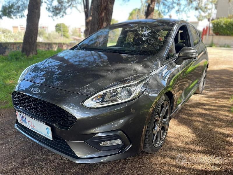 Usata Ford Fiesta ST-Line 86 CV (63 kW) 2018 Grigio Utilitaria