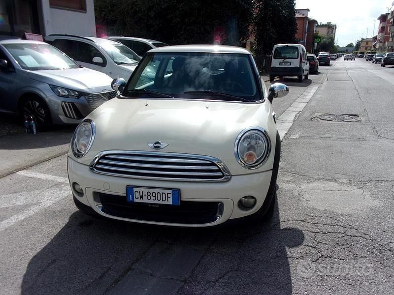 Usata Mini Cooper 97 CV (71 kW) 2012 Beige Utilitaria