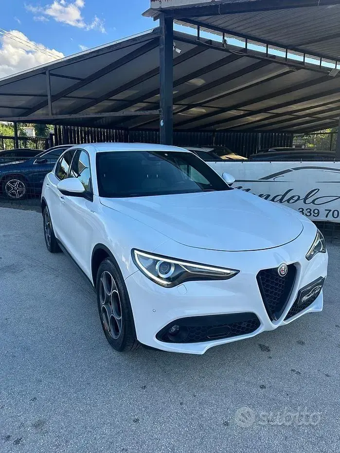 Usata Alfa Romeo Stelvio Sprint 190 CV (139 kW) 2022 Bianco SUV