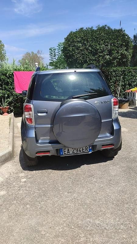 Usata Daihatsu Terios 105 CV (77 kW) 2010 Grigio SUV