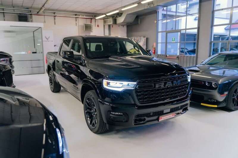 Usata RAM 1500 540 CV (397 kW) 2024 Nero Pick-up