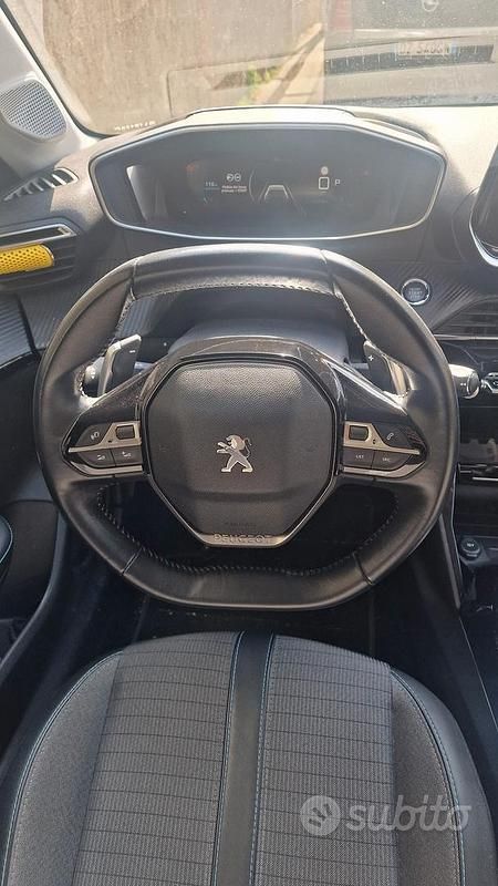 Usata Peugeot 208 Allure 101 CV (74 kW) 2020 Bianco Utilitaria