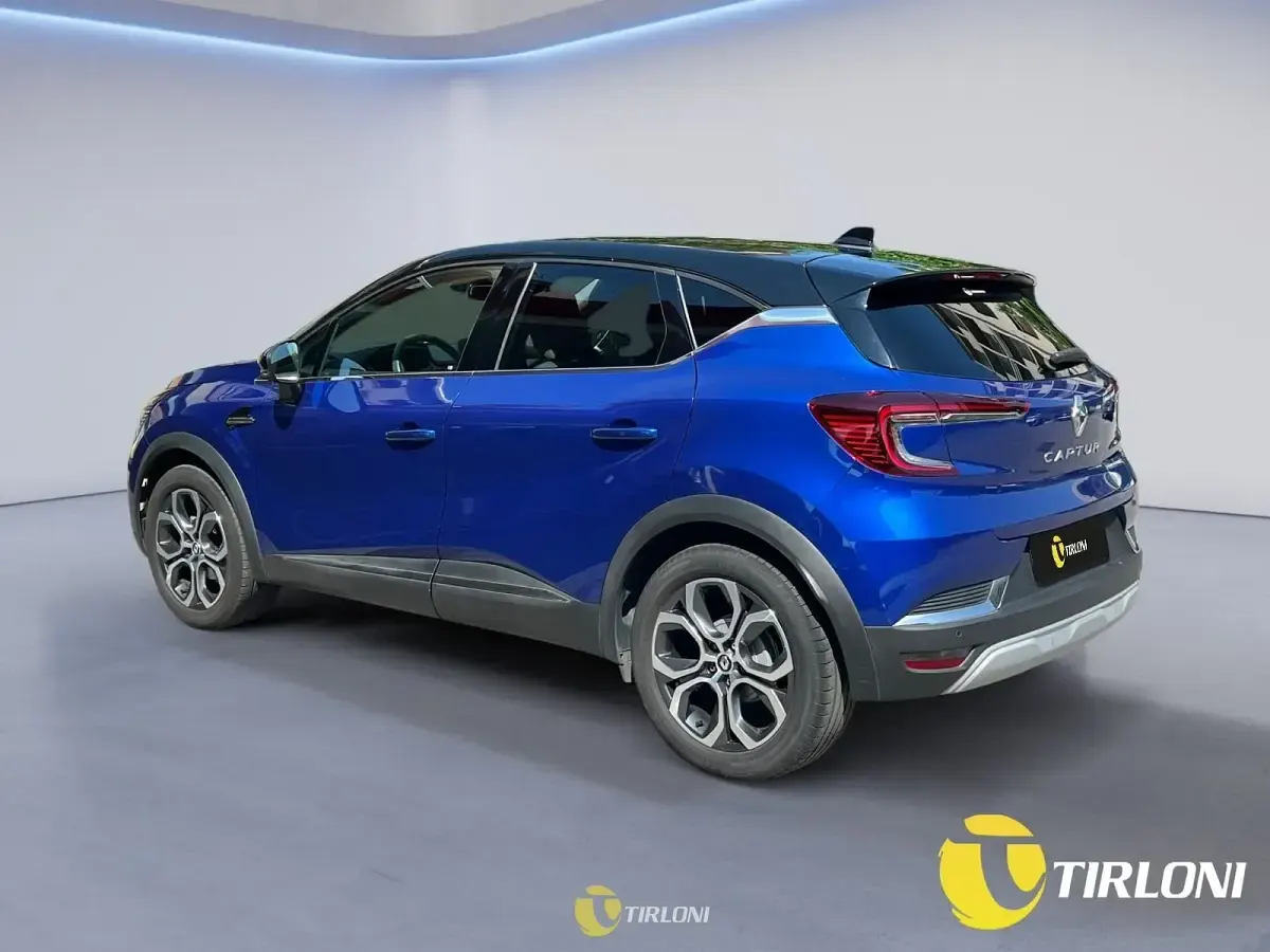 Usata Renault Captur Techno 101 CV (74 kW) 2023 Blu SUV