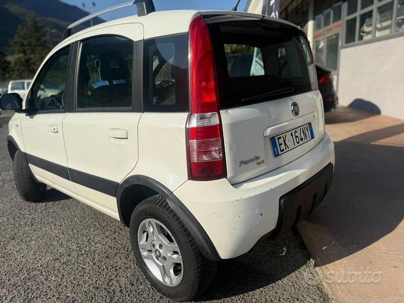 Usata Fiat Panda 4x4 75 CV (55 kW) 2011 Bianco Utilitaria