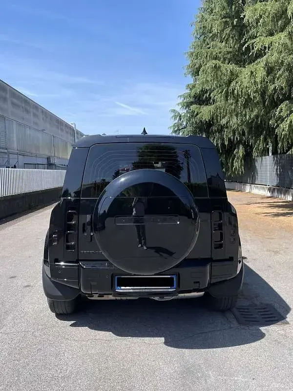 Usata Land Rover Defender SE Dynamic 200 CV (147 kW) 2023 SUV