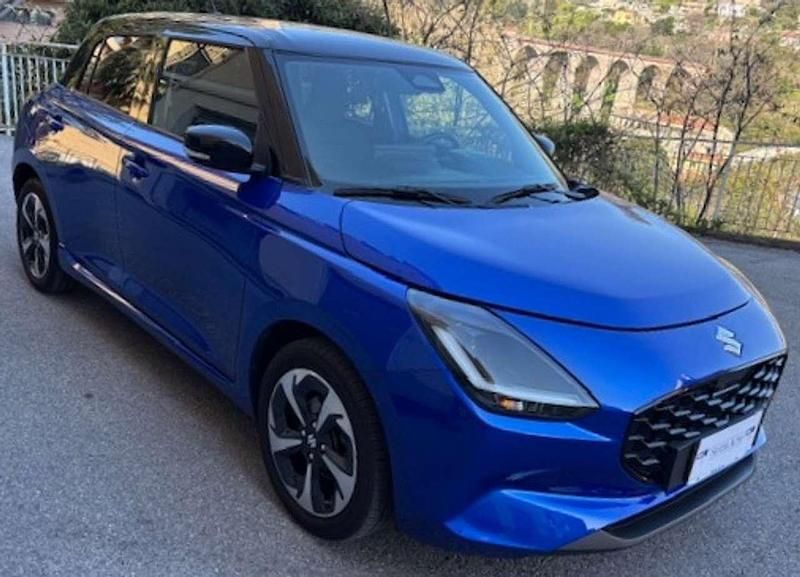 Usata Suzuki Swift 83 CV (61 kW) 2024 Blu oceania / tetto nero Utilitaria