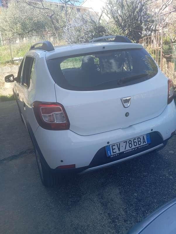Usata Dacia Sandero Stepway 90 CV (66 kW) 2014 Berlina
