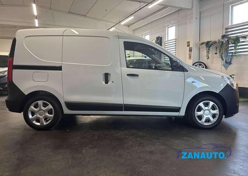 Usata Dacia Dokker 102 CV (75 kW) 2019 Vernice standard Monovolume