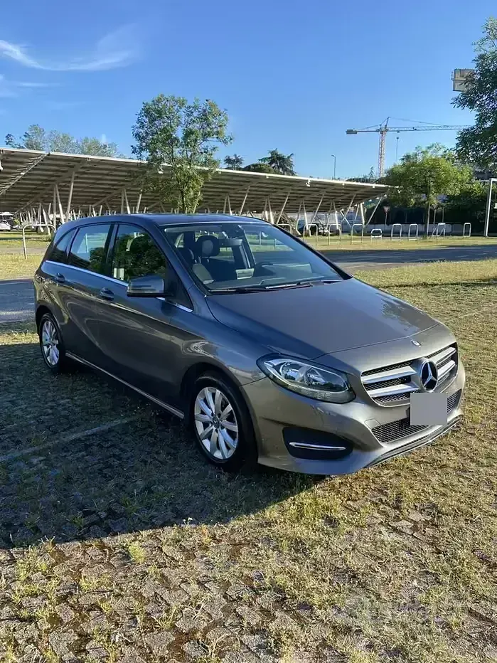 Usata Mercedes B160 90 CV (66 kW) 2016 Grigio Utilitaria