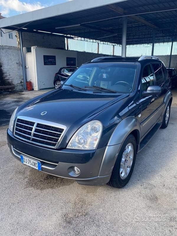 Usata Ssangyong (KGM) Rexton 186 CV (136 kW) 2007 Blu SUV