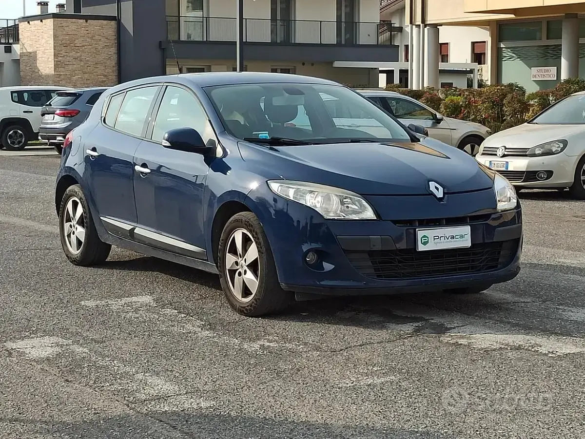 Usata Renault Mégane Dynamique 110 CV (80 kW) 2010 Blu Berlina