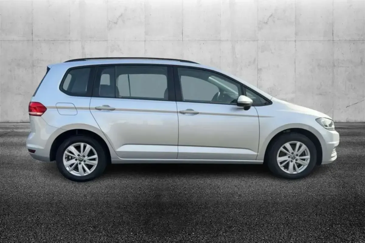 Usata VW Touran Business 150 CV (110 kW) 2022 Argento Monovolume