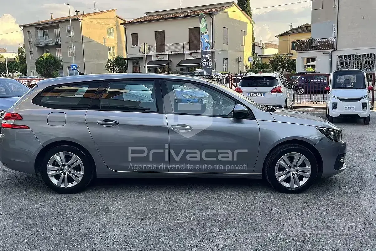 Usata Peugeot 308 Business-Line 131 CV (96 kW) 2018 Grigio Station wagon