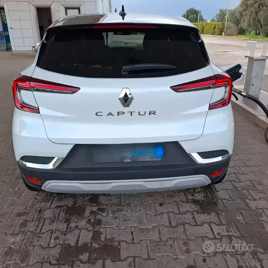 Usata Renault Captur 101 CV (74 kW) 2024 SUV