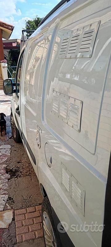 Usata Fiat Doblò 105 CV (77 kW) 2010 Bianco Monovolume