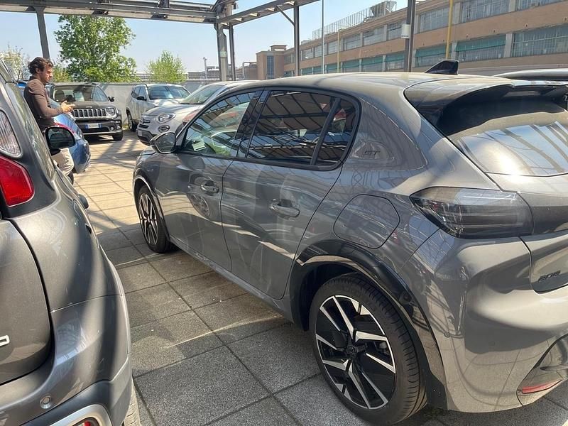 Usata Peugeot 208 GT 136 CV (100 kW) 2024 Grigio Utilitaria
