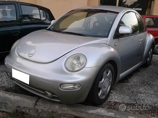 Usata VW New Beetle 90 CV (66 kW) 1999 Grigio Utilitaria