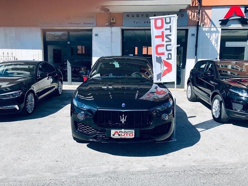 Usata Maserati Levante 275 CV (202 kW) 2018 Nero SUV