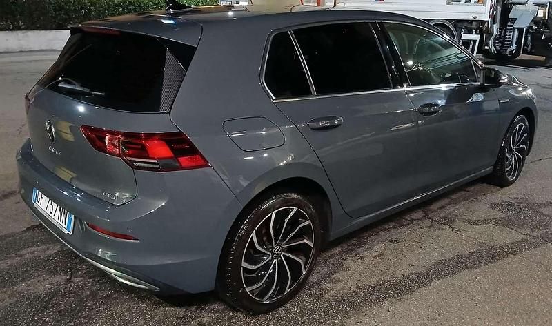Usata VW Golf VIII Style 131 CV (96 kW) 2021 Berlina