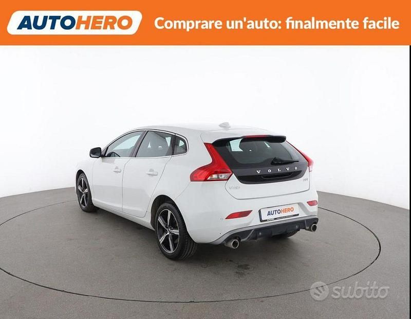 Usata Volvo V40 R-Design 120 CV (88 kW) 2019 Bianco Berlina