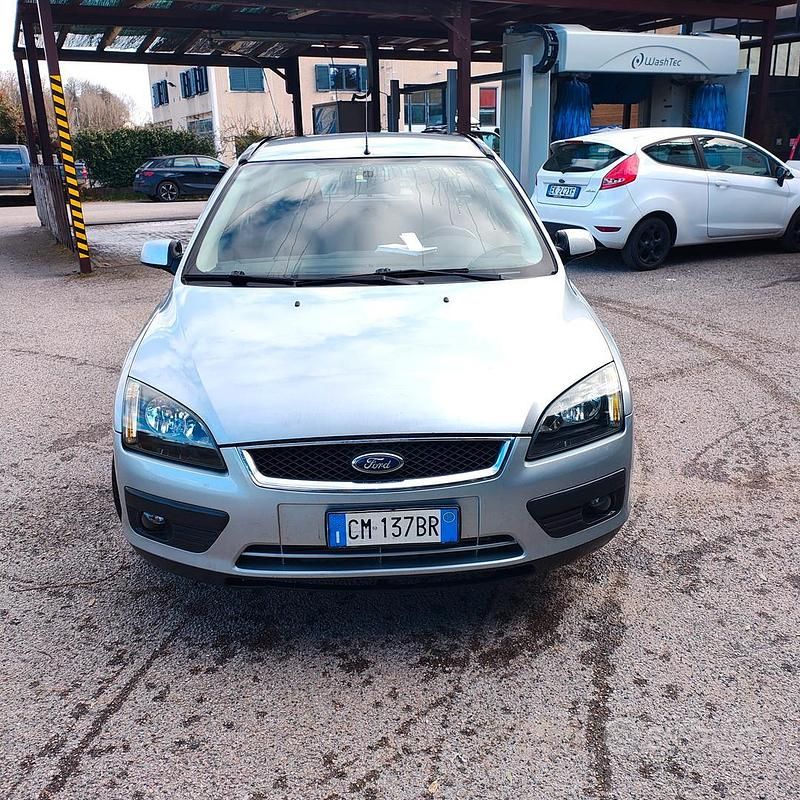Usata Ford Focus 2006 Grigio Station wagon