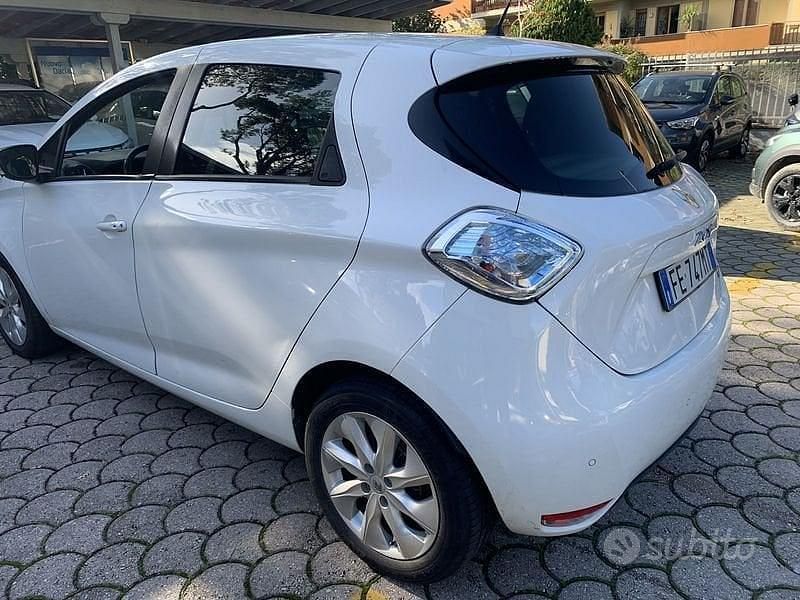Usata Renault Zoe Zen 64 kW (88 CV) 2016 Bianco Utilitaria