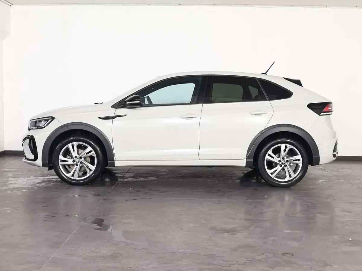 Usata VW Taigo R-line 110 CV (80 kW) 2022 Ascot grey nero SUV