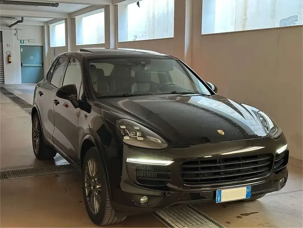 Usata Porsche Cayenne Platinum Edition 250 CV (183 kW) 2017 SUV