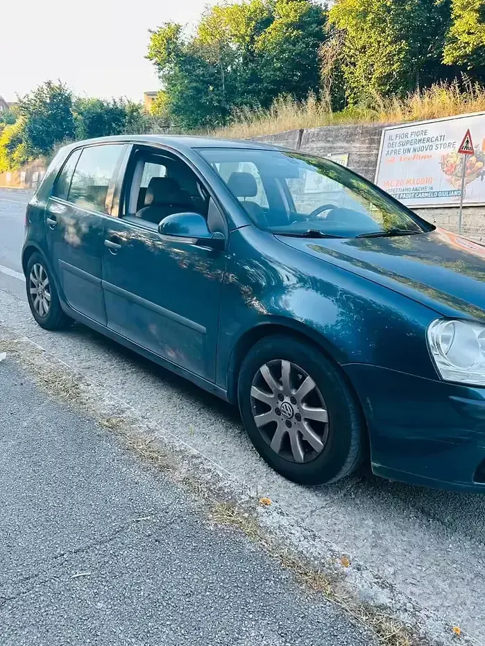 Usata VW Golf VI Comfortline 105 CV (77 kW) 2008 Blu Utilitaria