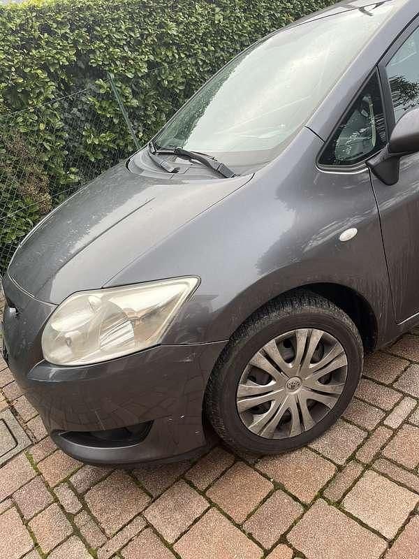 Usata Toyota Auris 124 CV (91 kW) 2007 Utilitaria