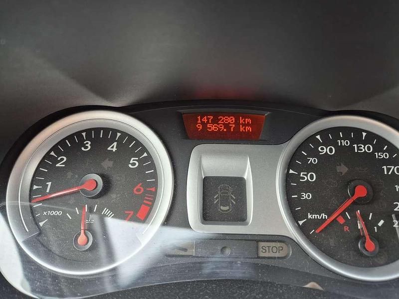 Usata Renault Clio III Dynamique 75 CV (55 kW) 2012 Grigio Berlina