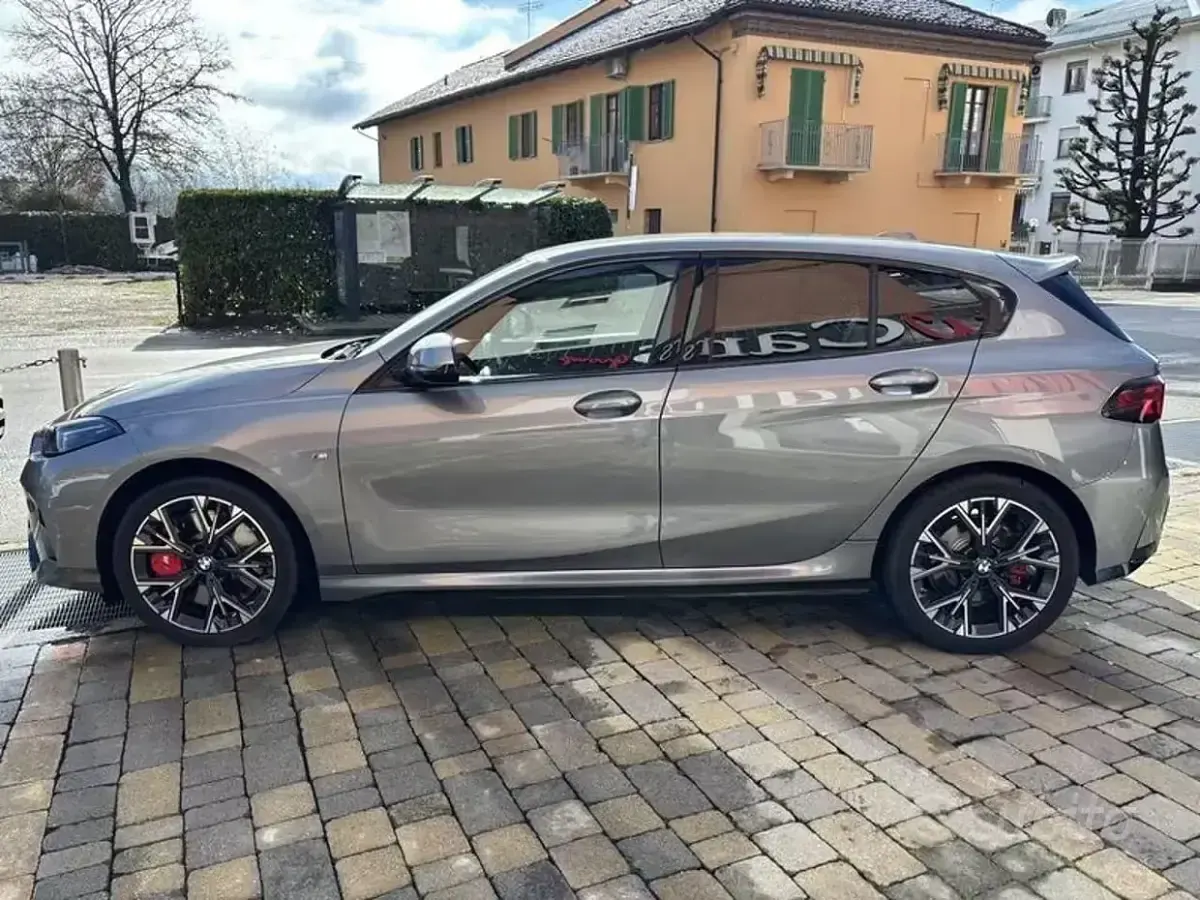 Usata BMW 118 M Sport 150 CV (110 kW) 2025 Grigio Utilitaria