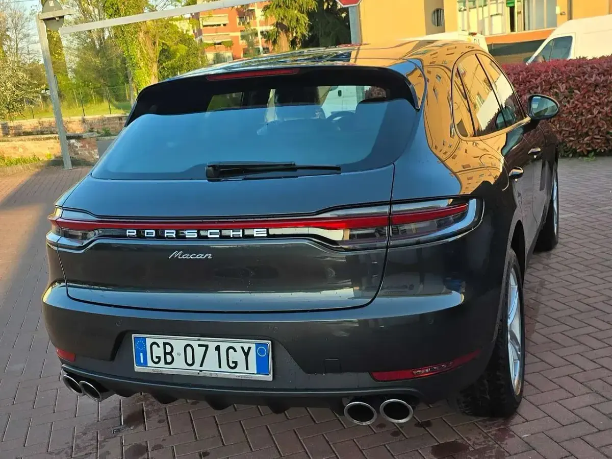 Usata Porsche Macan 245 CV (180 kW) 2020 Grigio SUV