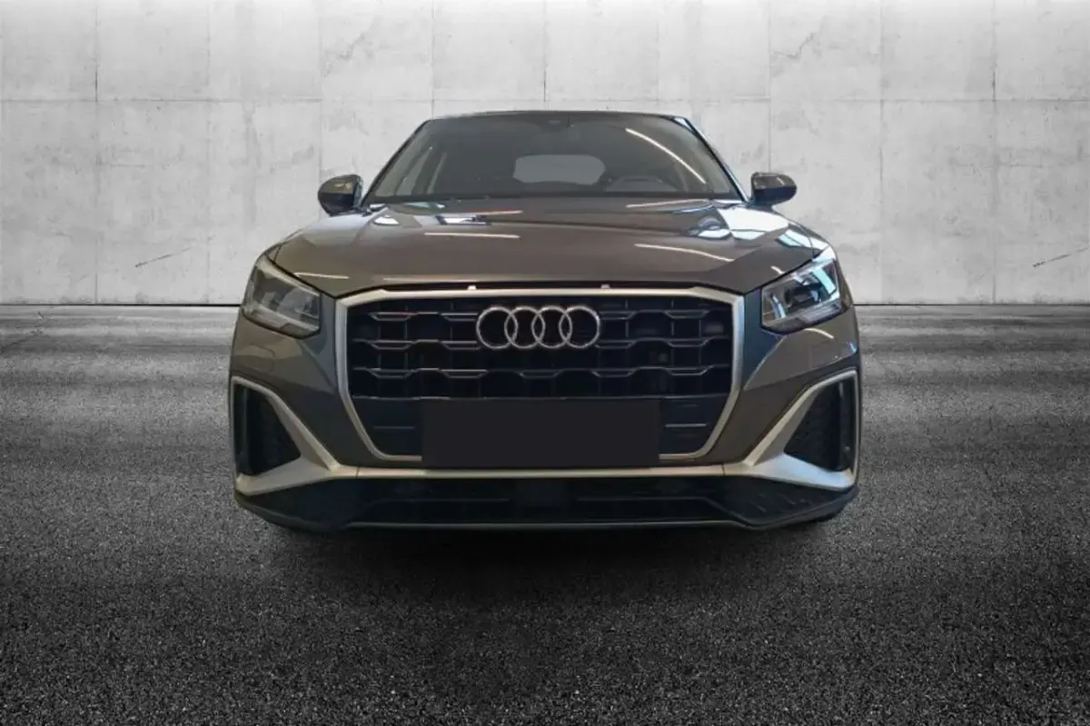 Usata Audi Q2 S-Line 116 CV (85 kW) 2023 Grigio SUV