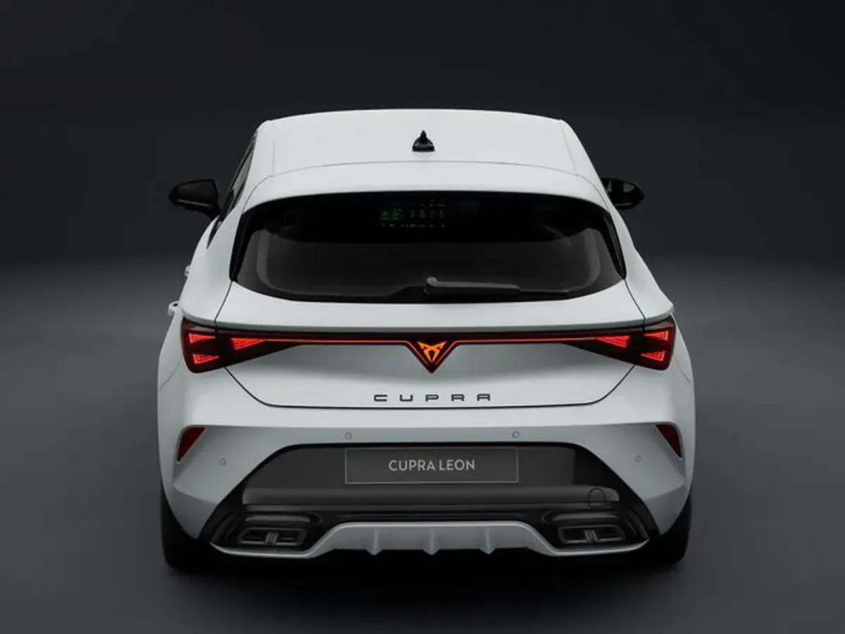 Nuova Cupra Leon 150 CV (110 kW) 2026 Bianco nevada Berlina