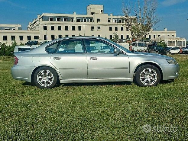 Usata Subaru Legacy 137 CV (100 kW) 2005 Grigio Berlina