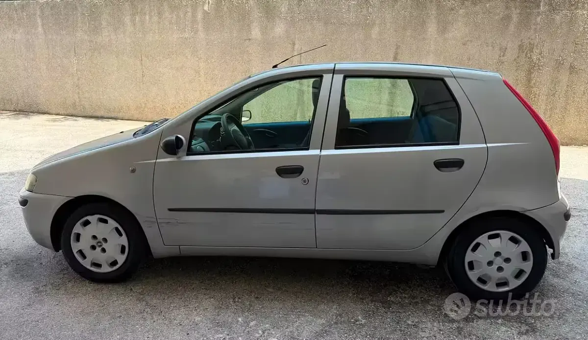 Usata Fiat Punto 60 CV (44 kW) 2002 Grigio Utilitaria