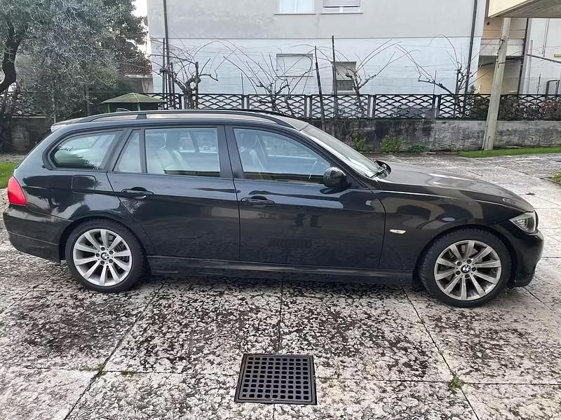 Usata BMW 320 184 CV (135 kW) 2010 Nero Station wagon