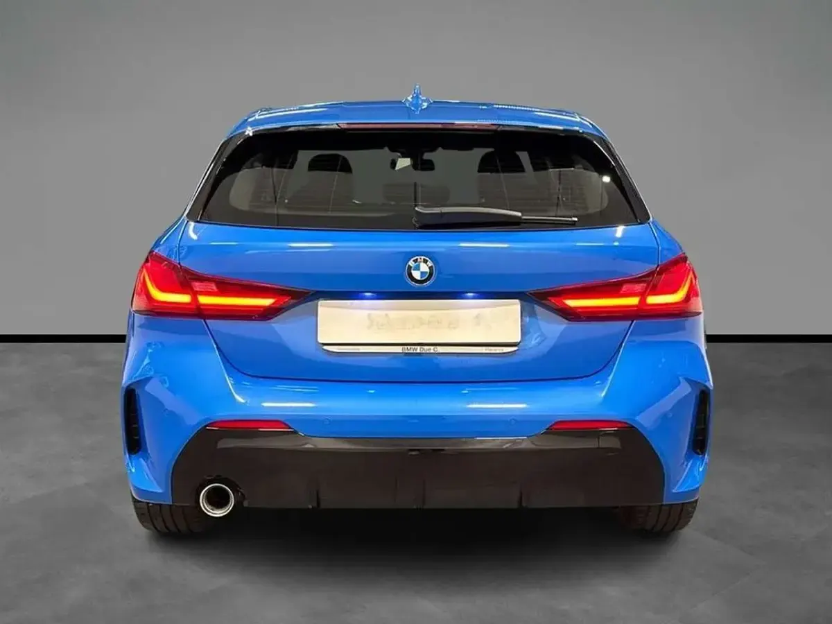 Usata BMW 116 M Sport 116 CV (85 kW) 2021 Misano blue metallizzato Utilitaria