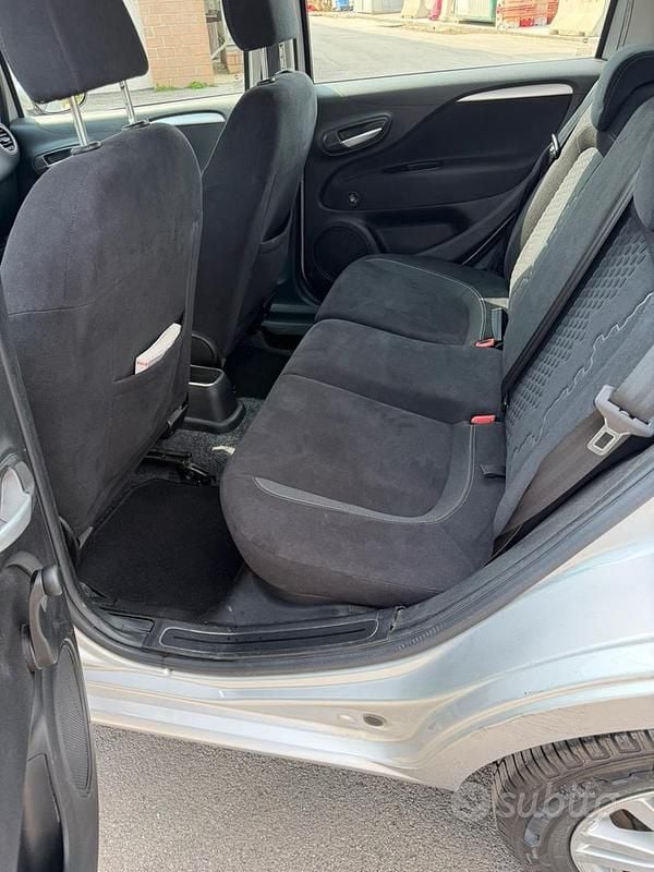 Usata Fiat Punto 85 CV (62 kW) 2015 Grigio Utilitaria