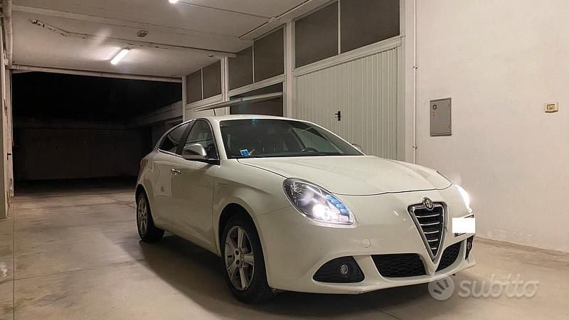 Usata Alfa Romeo Giulietta 120 CV (88 kW) 2012 Bianco Utilitaria