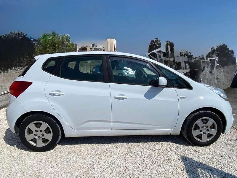 Usata Kia Venga Active 90 CV (66 kW) 2016 Bianco Utilitaria