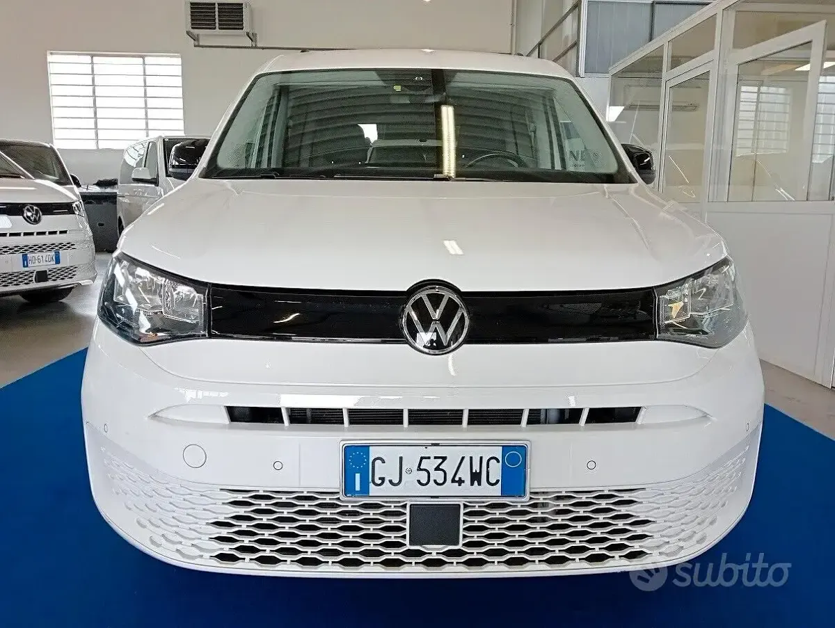 Usata VW Caddy Pro 102 CV (75 kW) 2022 Bianco candy Monovolume